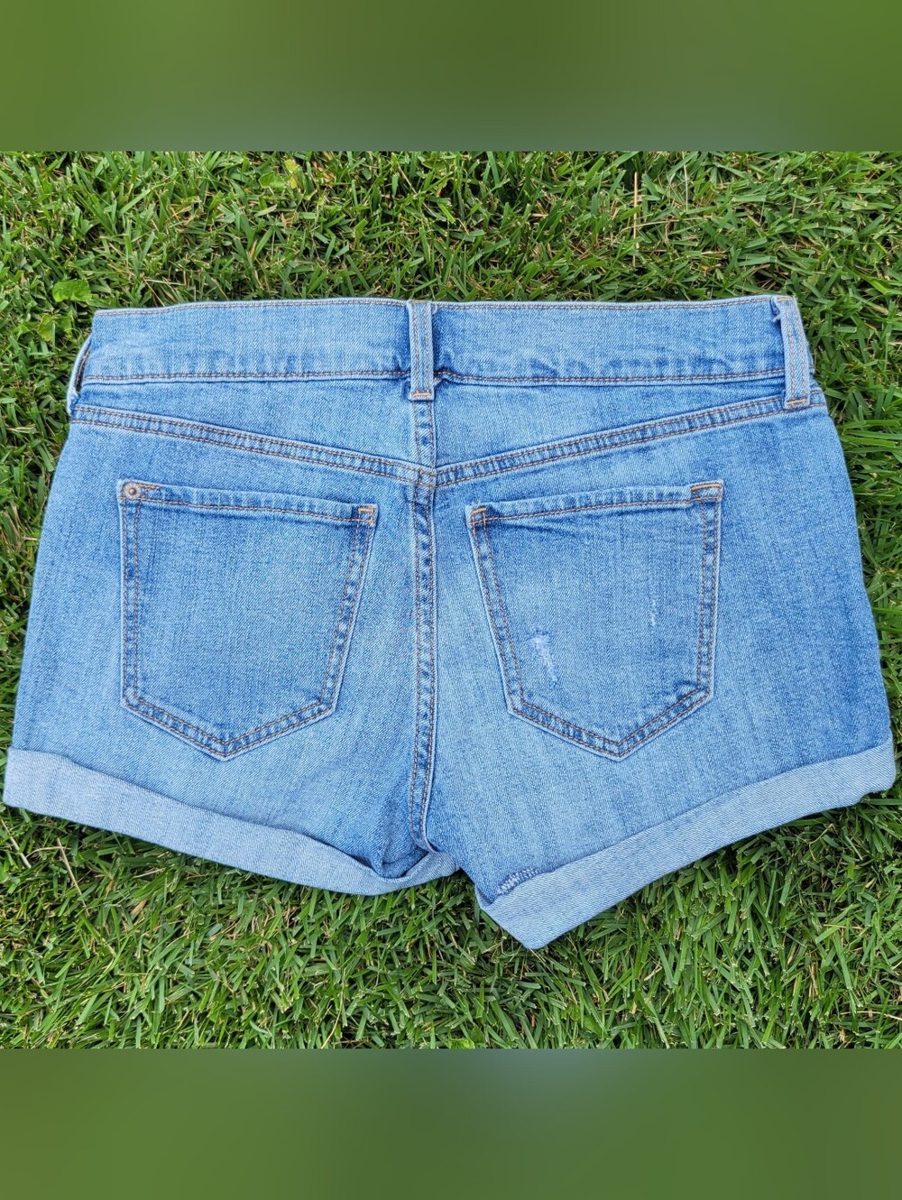 Set of Two Old Navy Boyfriend Shorts, Womens Size 2, Rolled Hem, Measures 29W - Picture 8 of 10